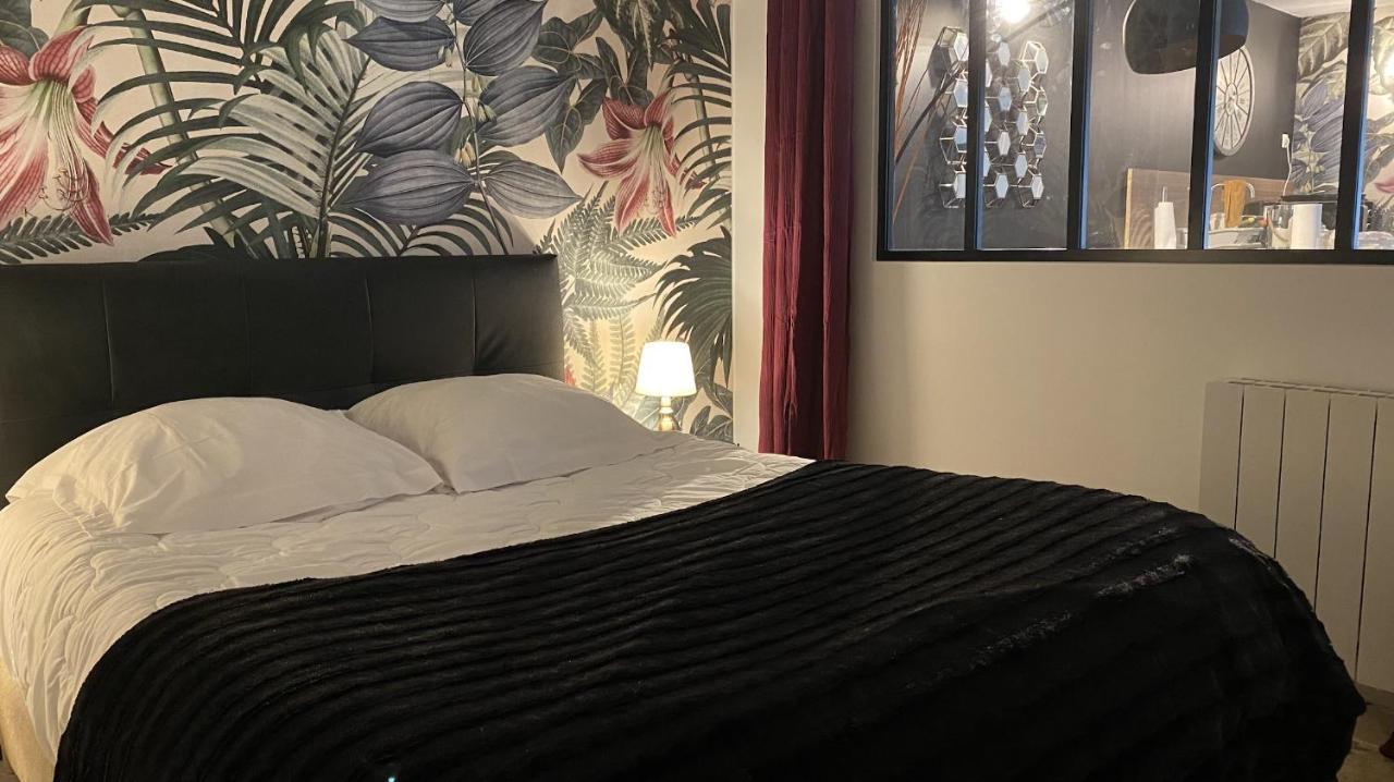 Le Patio / Les Suites Romantiques Du Grenier A Sel Honfleur Dış mekan fotoğraf