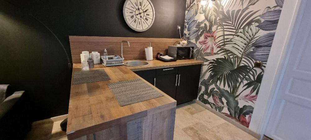 Le Patio / Les Suites Romantiques Du Grenier A Sel Honfleur Dış mekan fotoğraf