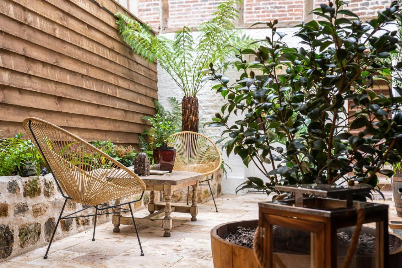 Le Patio / Les Suites Romantiques Du Grenier A Sel Honfleur Dış mekan fotoğraf