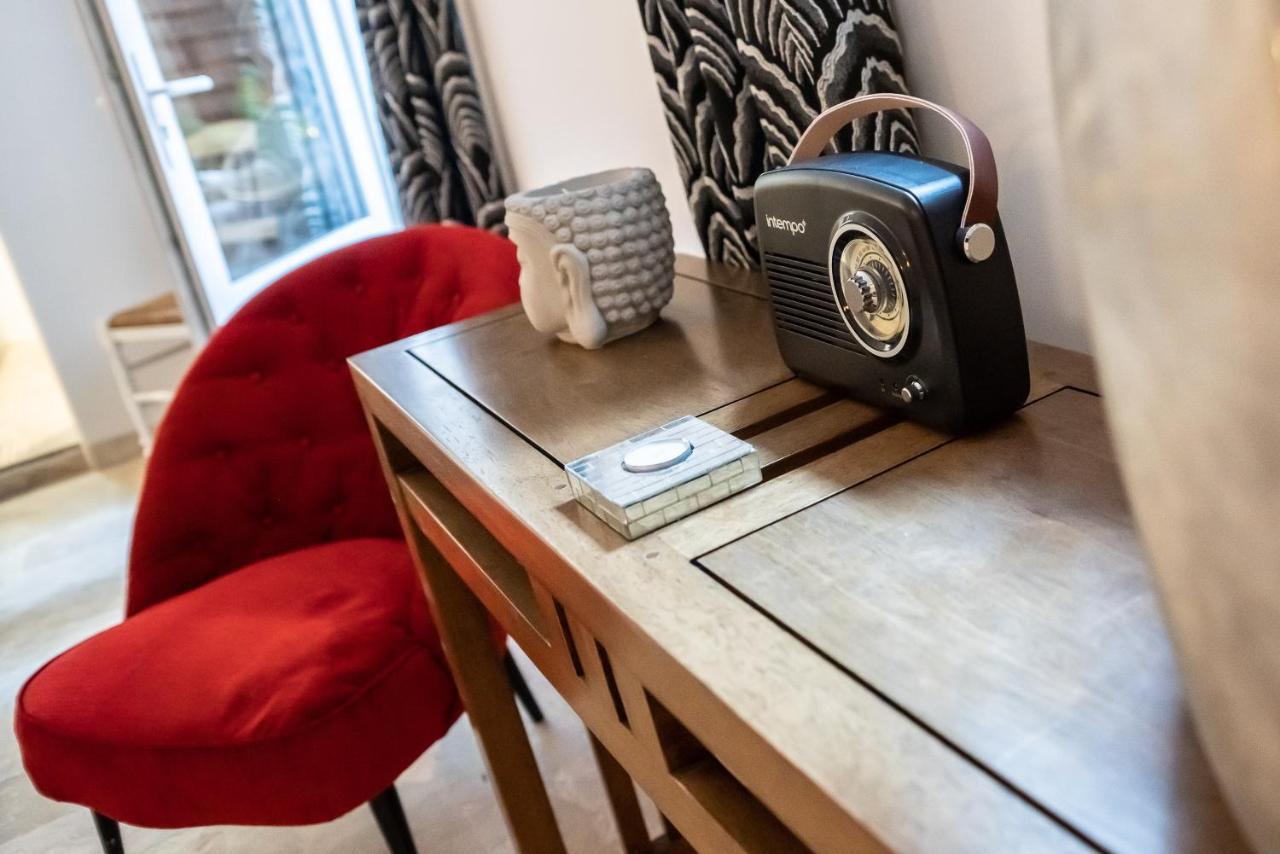 Le Patio / Les Suites Romantiques Du Grenier A Sel Honfleur Dış mekan fotoğraf