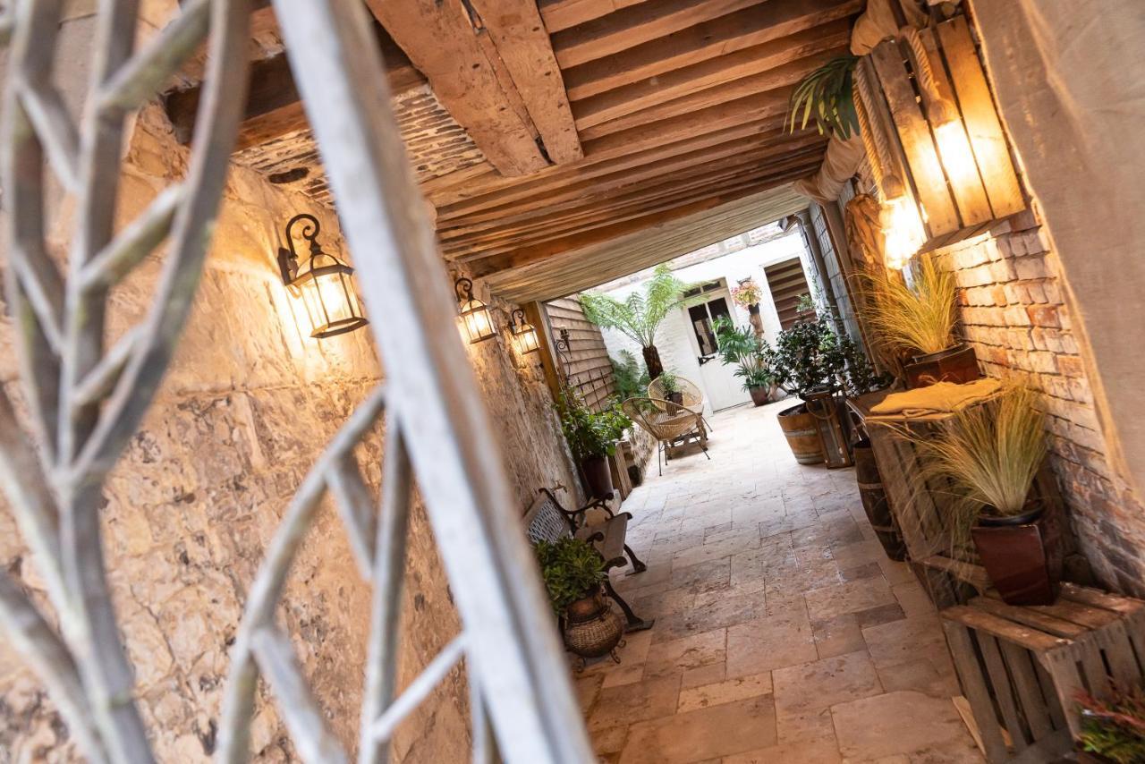 Le Patio / Les Suites Romantiques Du Grenier A Sel Honfleur Dış mekan fotoğraf