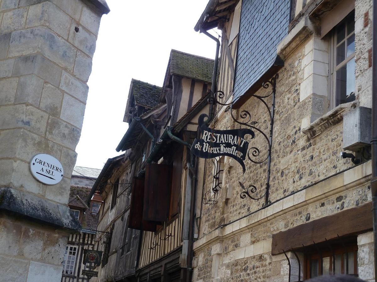 Le Patio / Les Suites Romantiques Du Grenier A Sel Honfleur Dış mekan fotoğraf